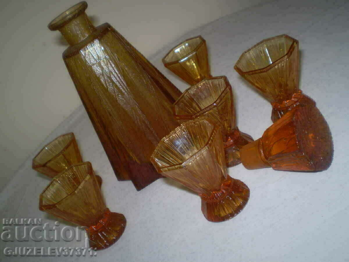 Delivery of Star Art Deco 1930 CARAMEL COLOR SERVICE bottle 6 cups Delivery of Star Art Deco 1930 CARAMEL COLOR SERVICE bottle 6 cups