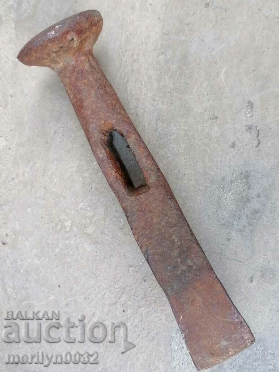 Delivery of Old hammer, shoemaker, hammer Delivery of Old hammer, shoemaker, hammer