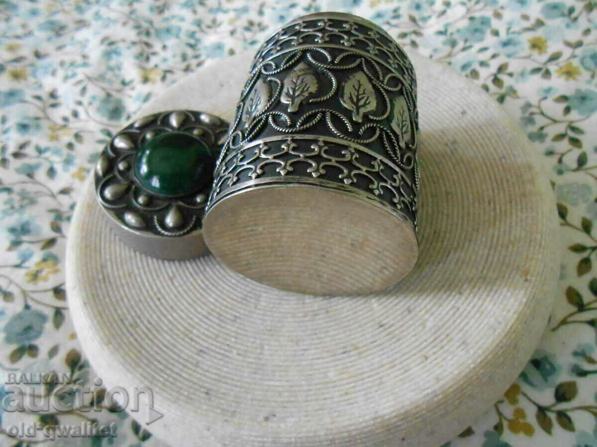 BOX, gorgeous, with a green accent with price 170.00 BGN | € 86.92 BOX, gorgeous, with a green accent with price 170.00 BGN | € 86.92