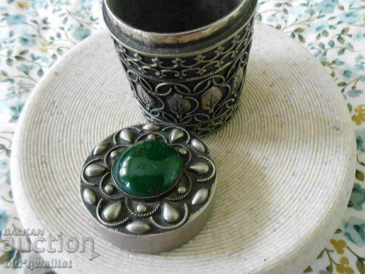 BOX, gorgeous, with a green accent - 6 BOX, gorgeous, with a green accent - 6