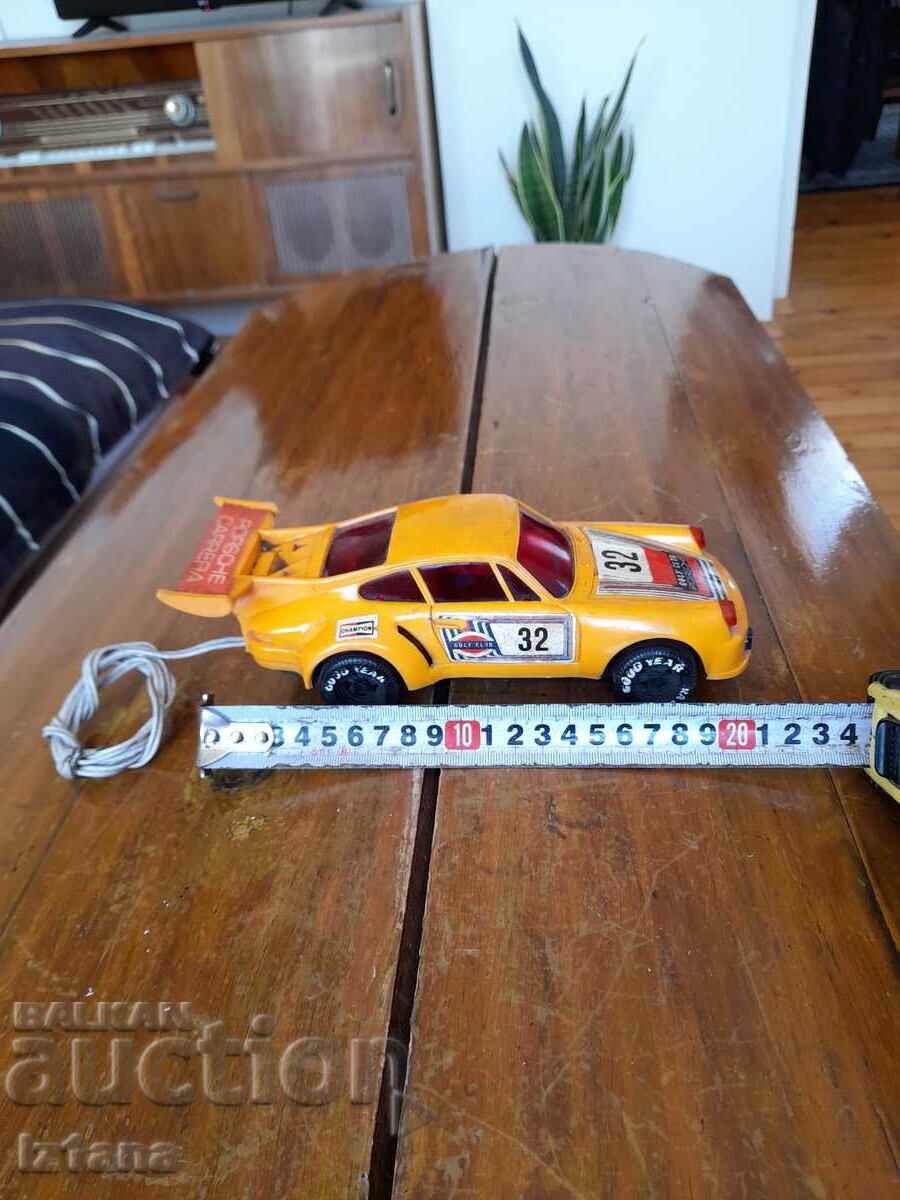 Licitație Mașină veche, cărucior