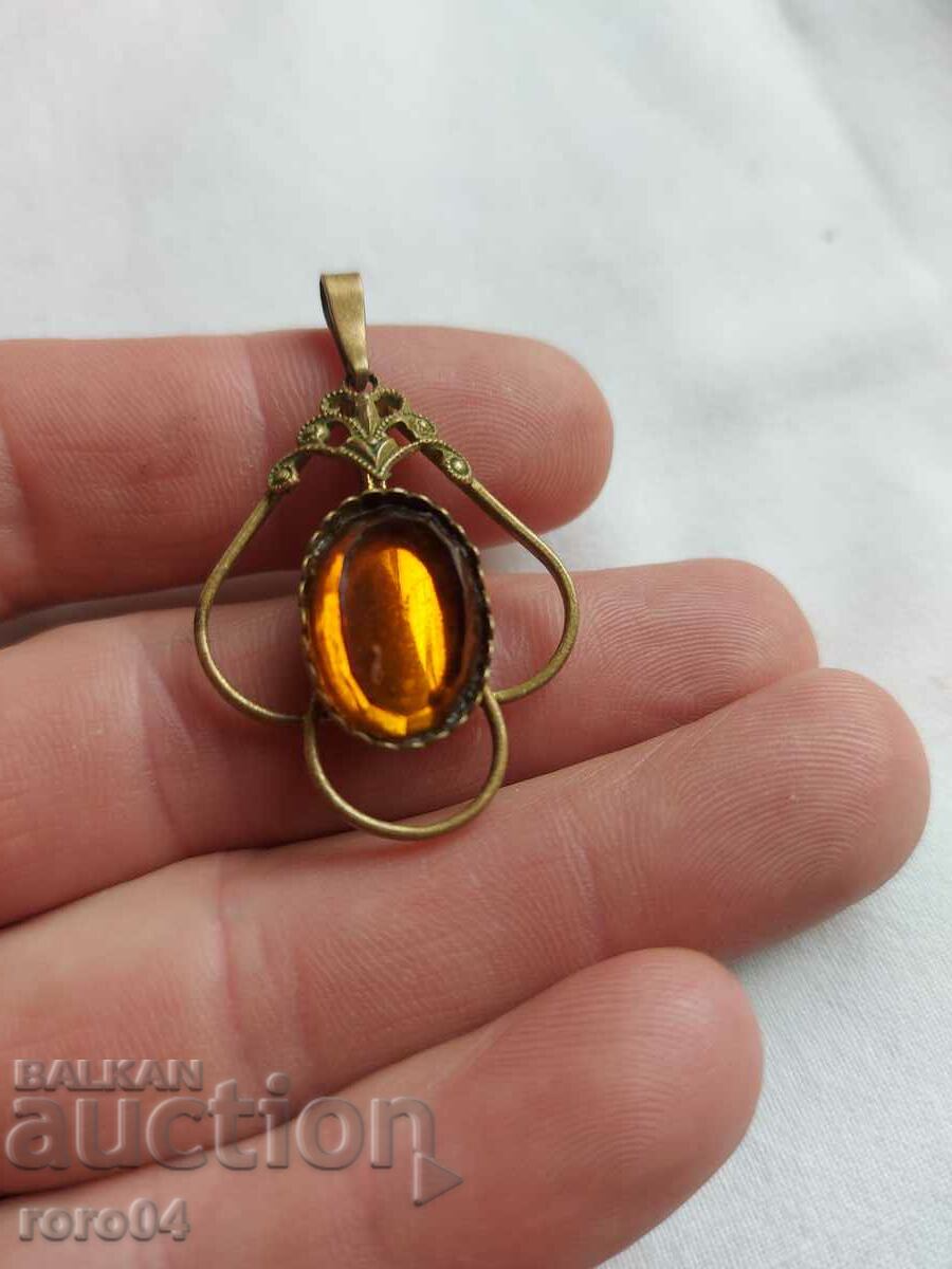 PENDANT - COLAR - VECHI cu preț 19.99 BGN | € 10.22 PENDANT - COLAR - VECHI cu preț 19.99 BGN | € 10.22