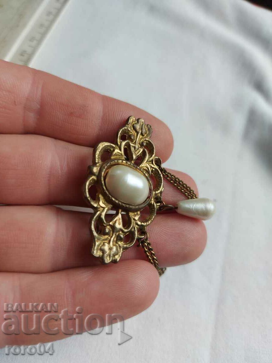 Auction BROOCH - OLD Auction BROOCH - OLD