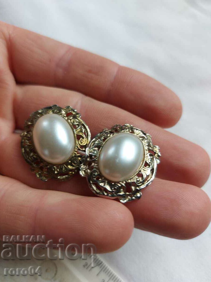 Auction SHORTS Auction SHORTS