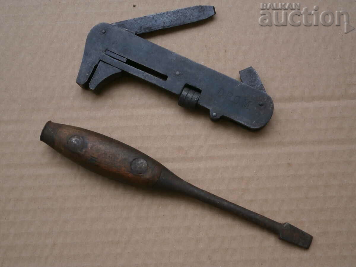 Auction sliding wrench D R G M and zip screwdriver WW1 WW2 WWII WWI lot Auction sliding wrench D R G M and zip screwdriver WW1 WW2 WWII WWI lot