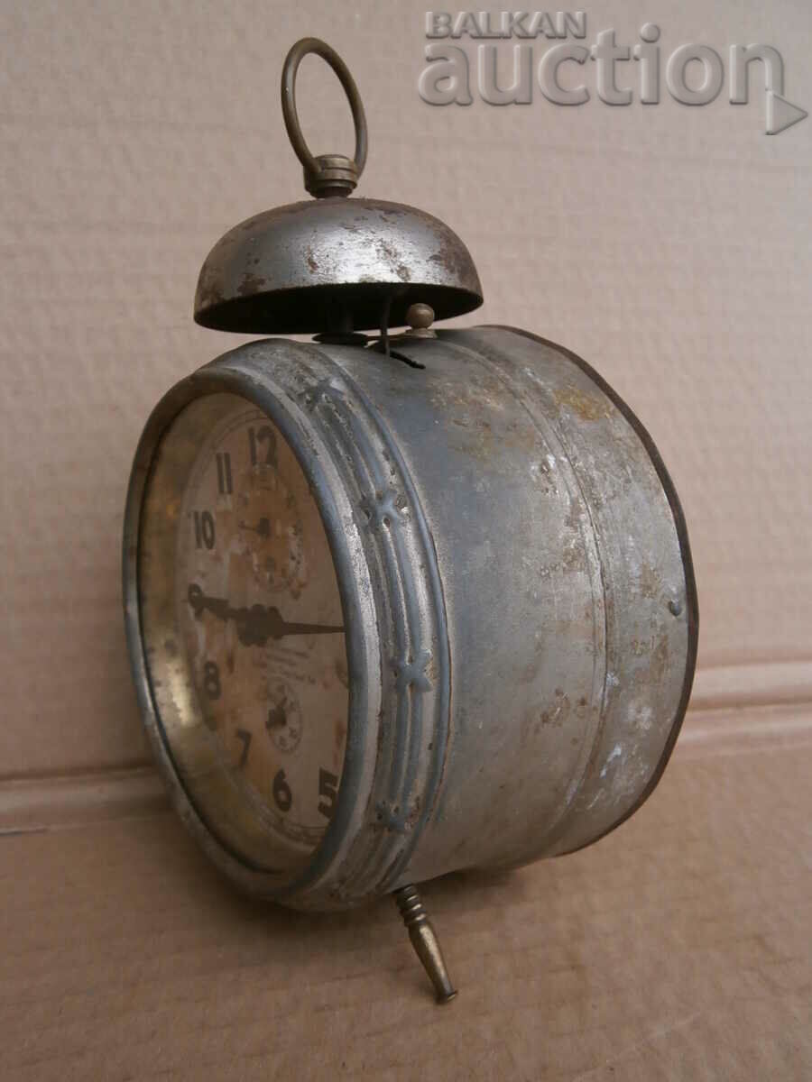 Auction Sahatchiev Pirotska 54 ancient alarm clock HALLER Auction Sahatchiev Pirotska 54 ancient alarm clock HALLER