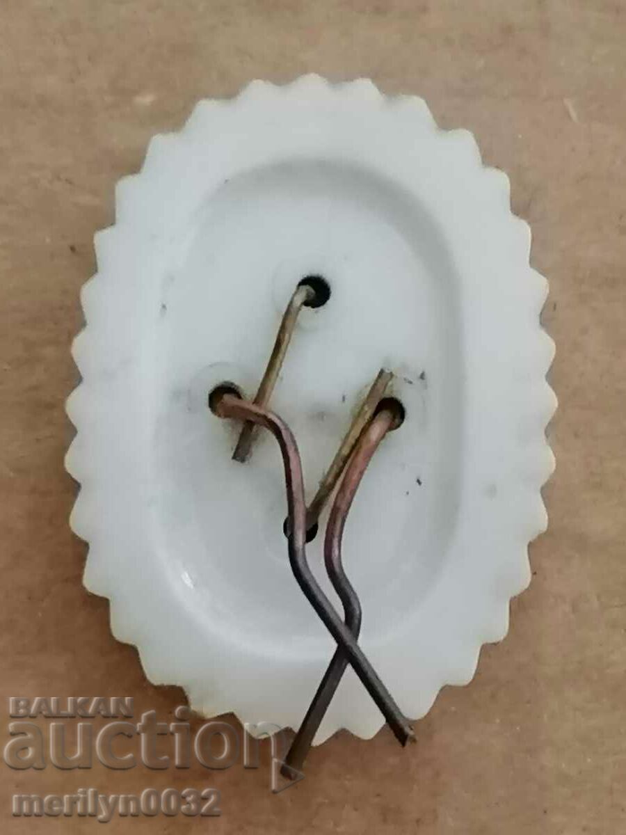 Εμαγιέ σοσιαλιστική κονκάρδα σημάδι σμάλτο σήμα με τιμή 32.00 BGN | € 16.36