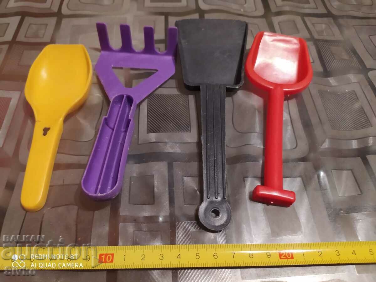 Instrumente de jucărie pentru nisip