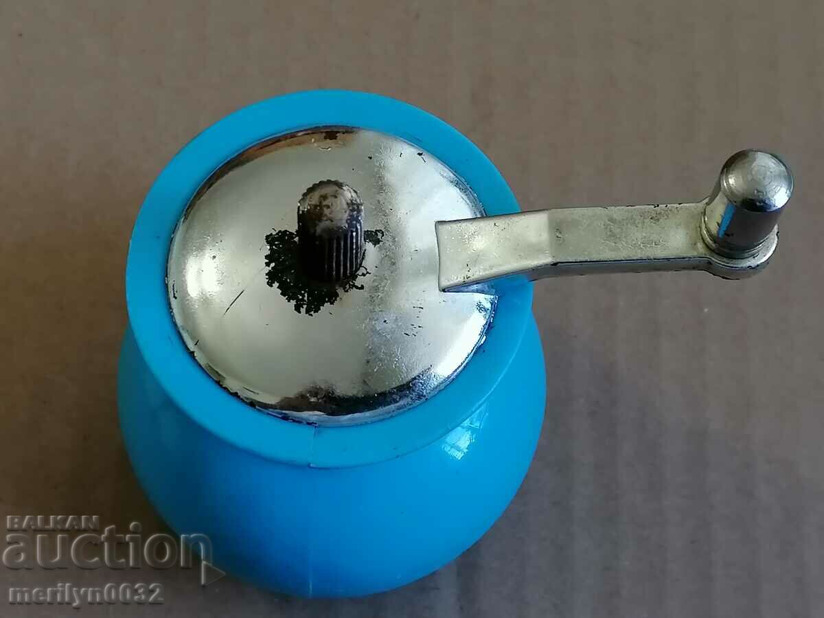 Old coffee grinder black pepper grinder - 7 Old coffee grinder black pepper grinder - 7