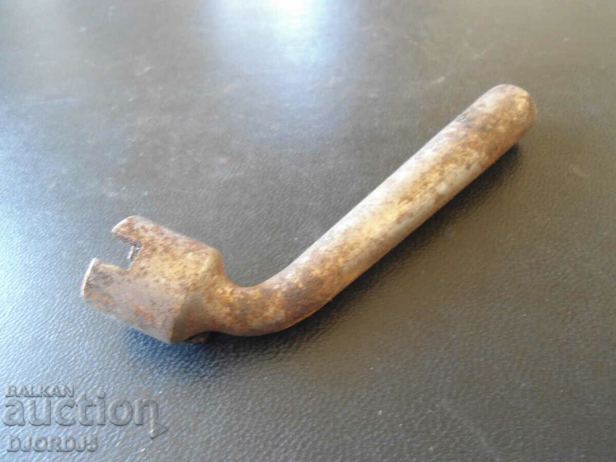 Auction Old key Auction Old key