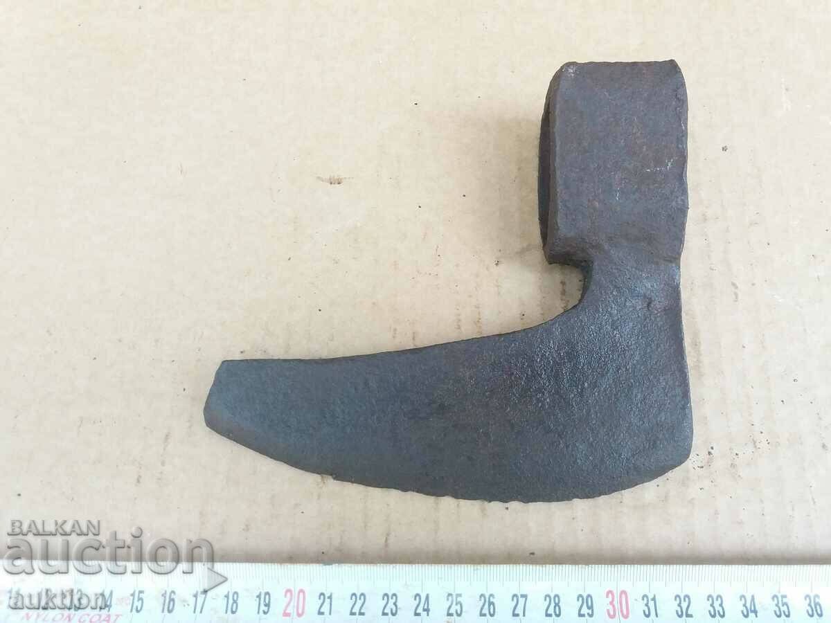 MASSIVE STEELED AX - SOC. - 6 MASSIVE STEELED AX - SOC. - 6