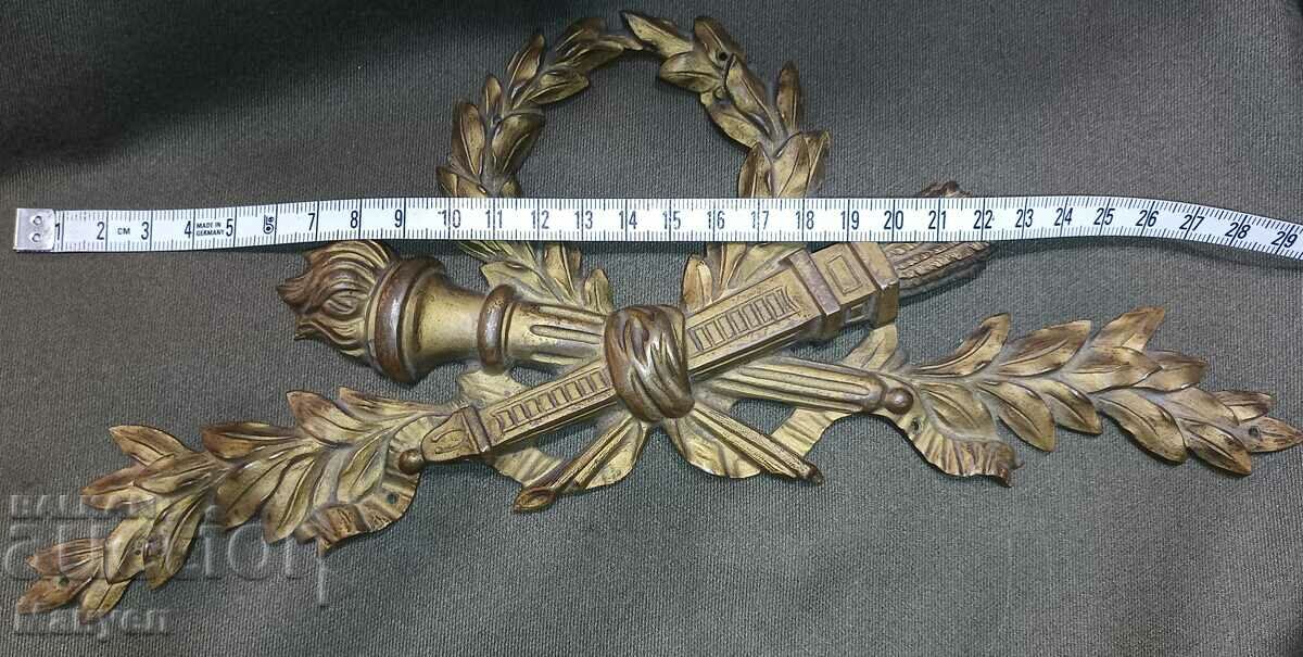 Auction Selling an old military badge! Auction Selling an old military badge!