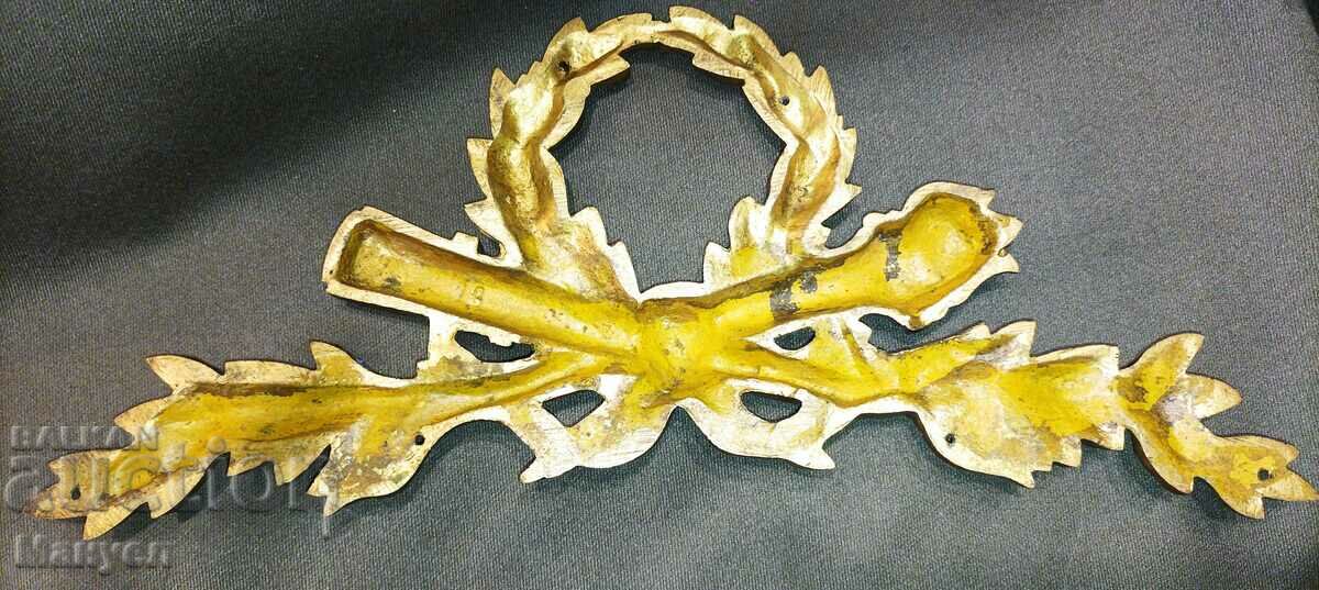 Delivery of Selling an old military badge! Delivery of Selling an old military badge!