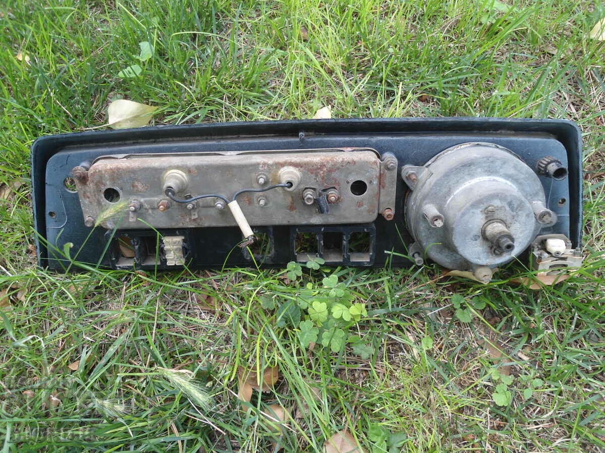 Vechiul tablou de bord al mașinii - 6