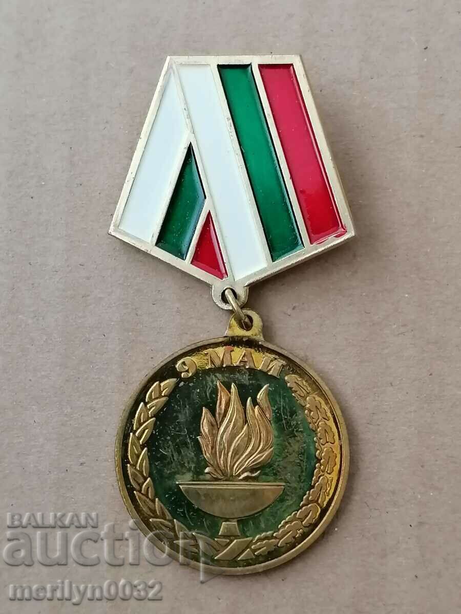 Licitație Medalie 50 de ani de la Victorie Licitație Medalie 50 de ani de la Victorie