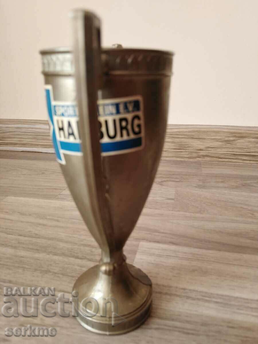Cupa de fotbal din metal cu preț 10.00 BGN | € 5.11 Cupa de fotbal din metal cu preț 10.00 BGN | € 5.11