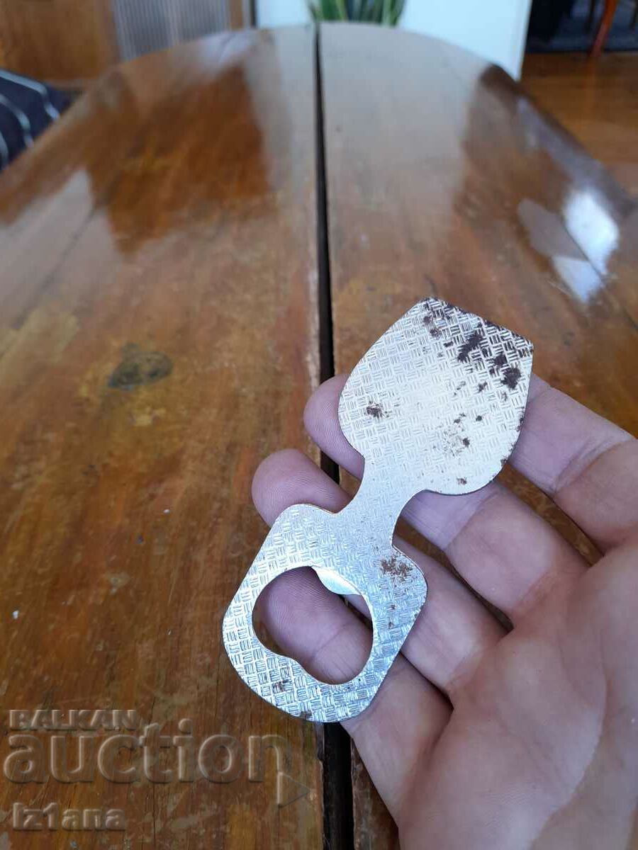 Delivery of An old opener Delivery of An old opener