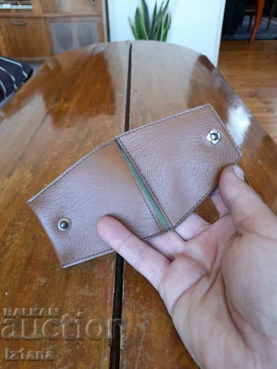 Delivery of Old baby purse Delivery of Old baby purse