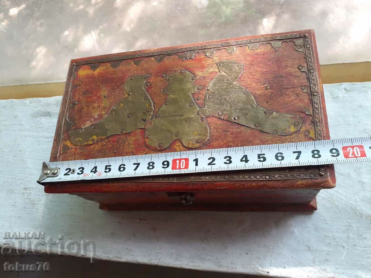 ANTIQUE WOODEN BOX WITH BRASS FITTINGS - 6 ANTIQUE WOODEN BOX WITH BRASS FITTINGS - 6