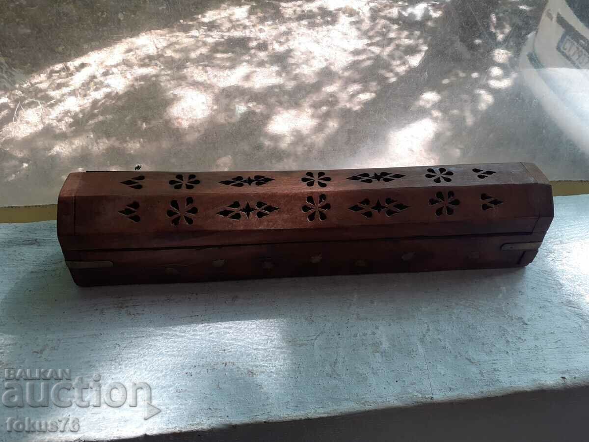 Стара дървена кутия - ароматизатор с цена 29.00 лв. | € 14.83 Стара дървена кутия - ароматизатор с цена 29.00 лв. | € 14.83