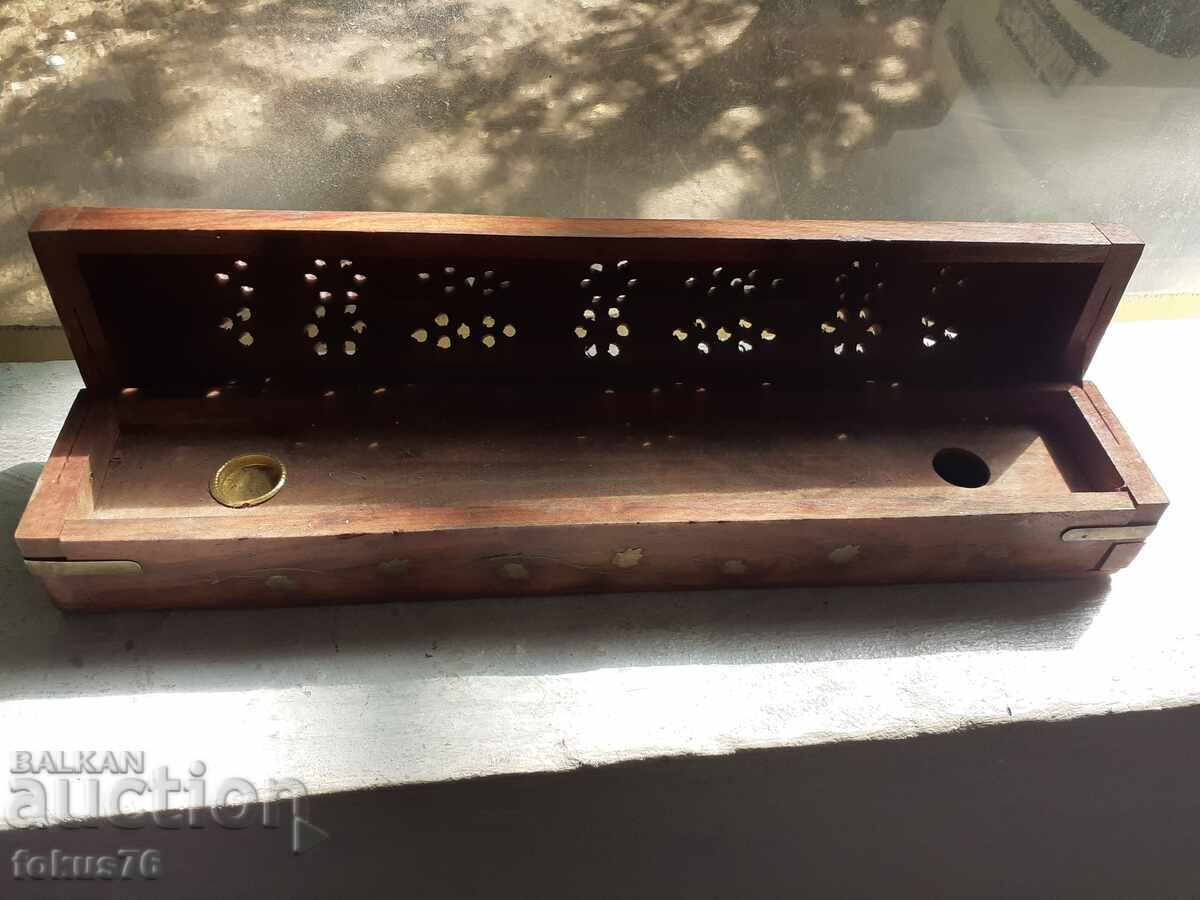 Аукцион Стара дървена кутия - ароматизатор Аукцион Стара дървена кутия - ароматизатор