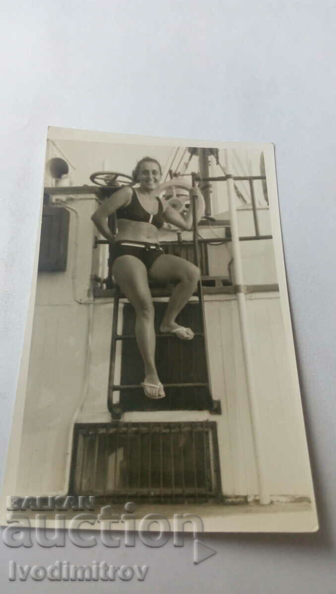 Φωτογραφία Γυναίκα σε ένα πλοίο