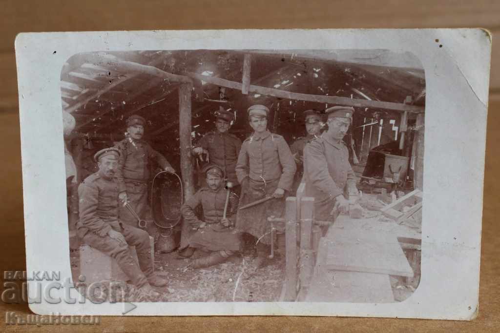 .1917 WORLD WAR I SOLDIER WORKSHOP PHOTO