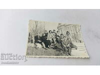 Снимка София Младежи и девойки пред Софийския университет