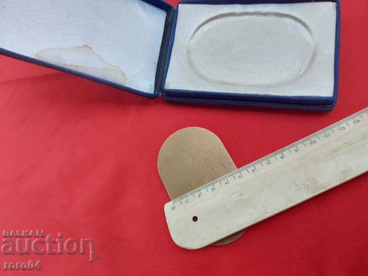 Delivery of ARCHITECTURE - TABLE MEDAL Delivery of ARCHITECTURE - TABLE MEDAL