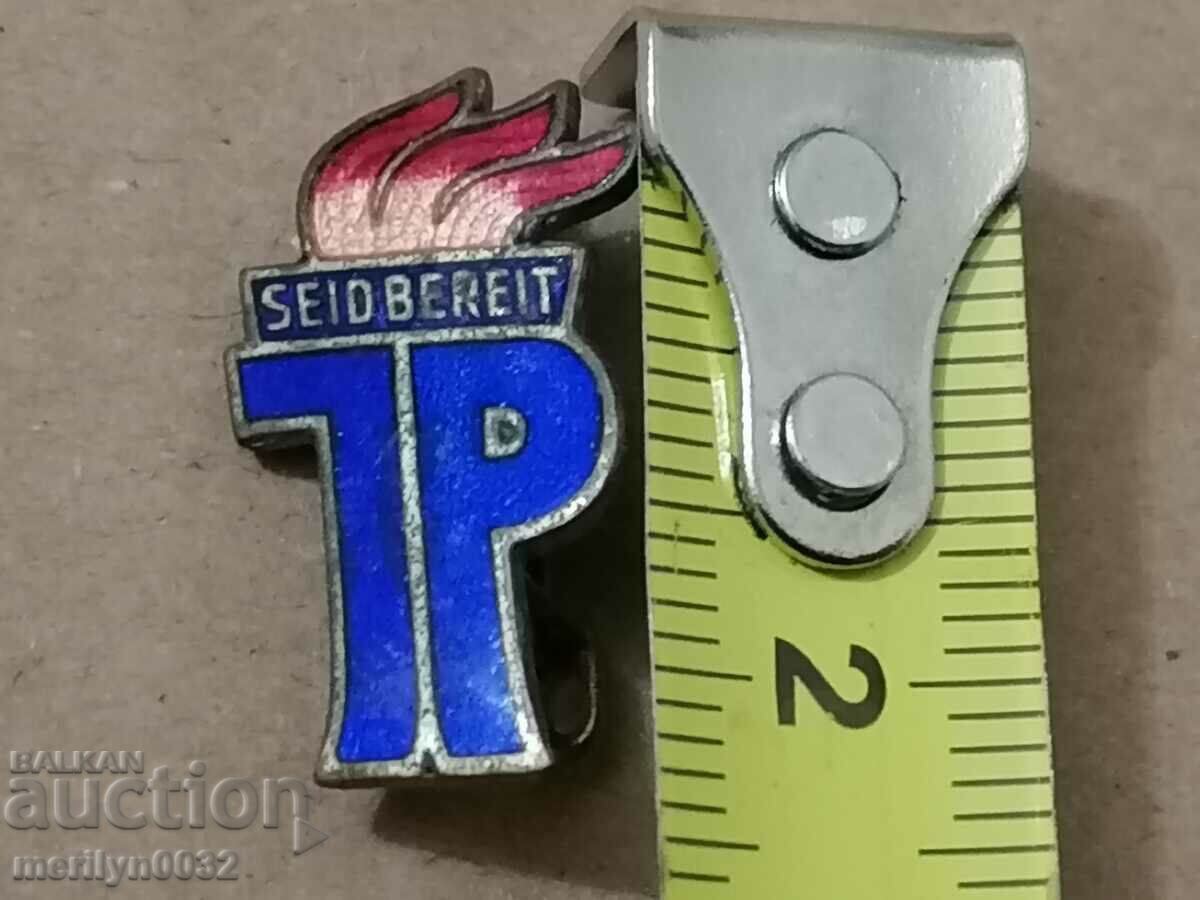 Enamel badge DDR medal badge with price 32.00 BGN | € 16.36 Enamel badge DDR medal badge with price 32.00 BGN | € 16.36