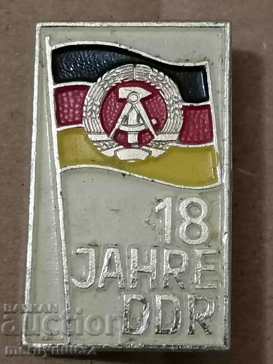 Insigna emailata Insigna medalia DDR
