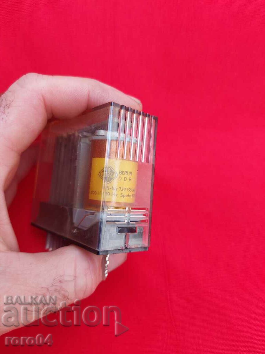 ΕΛΕΥΘΕΡΩΣΤΕ με τιμή 10.00 BGN | € 5.11