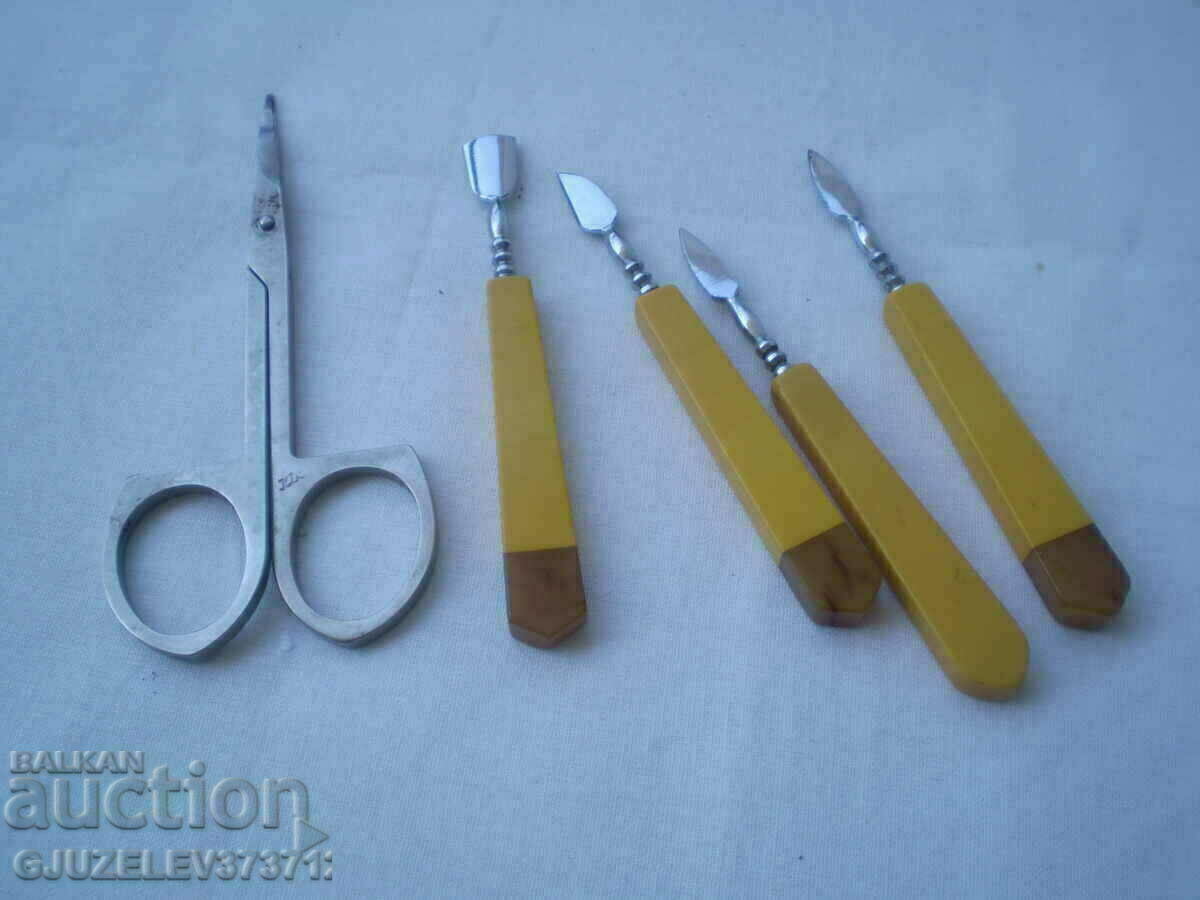 Delivery of Old manicure bag 50s Delivery of Old manicure bag 50s