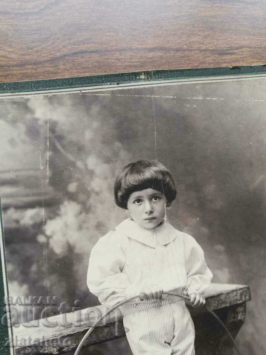 Delivery of Old cardboard photo - Delivery of Old cardboard photo -