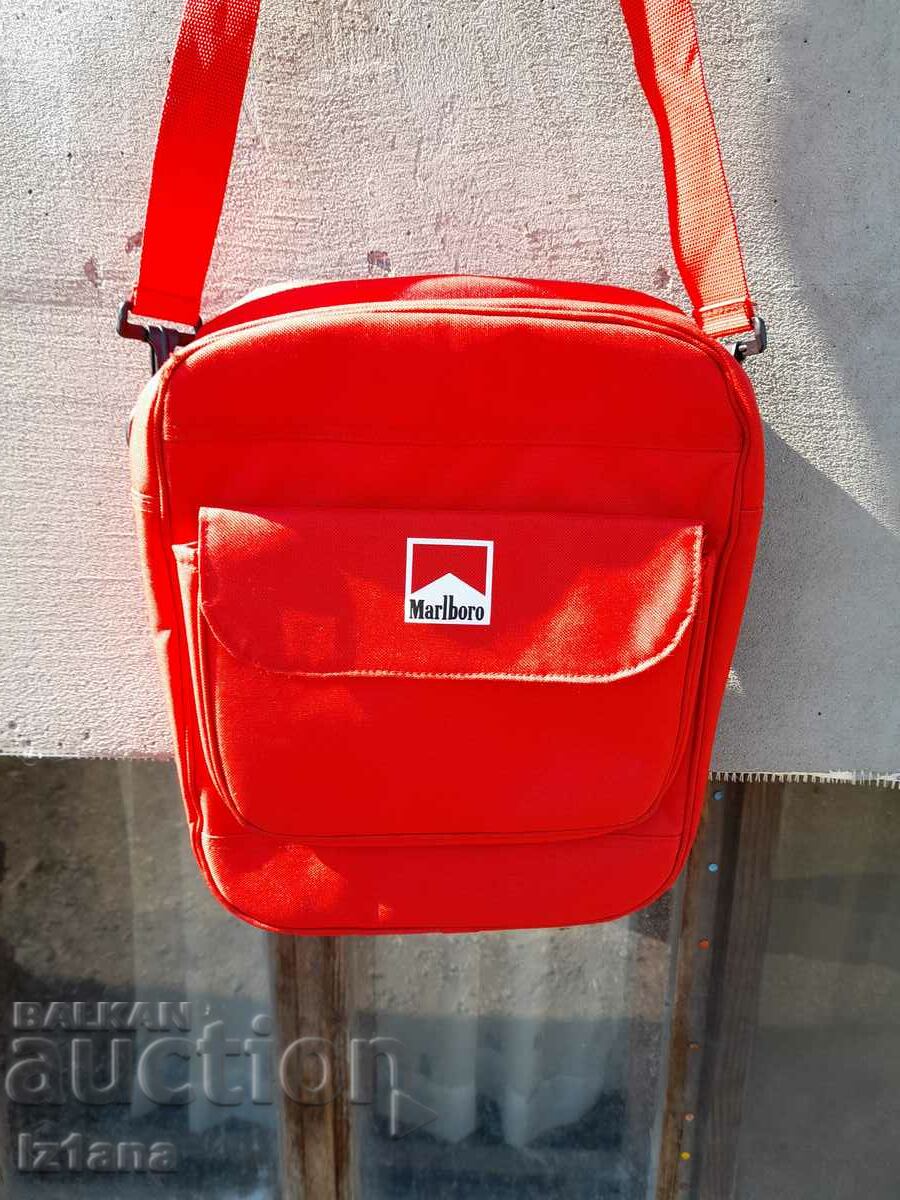 Old Marlboro bag with price 20.00 BGN | € 10.23 Old Marlboro bag with price 20.00 BGN | € 10.23