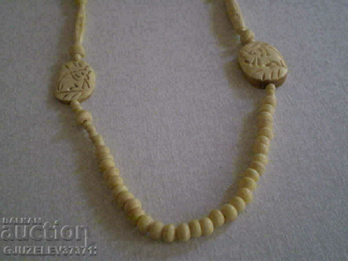 an old primitive bone necklace - 7 an old primitive bone necklace - 7