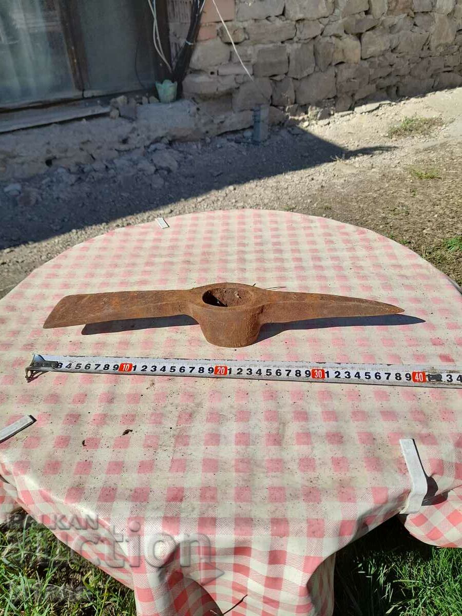 Auction  Old pickaxe, kazma