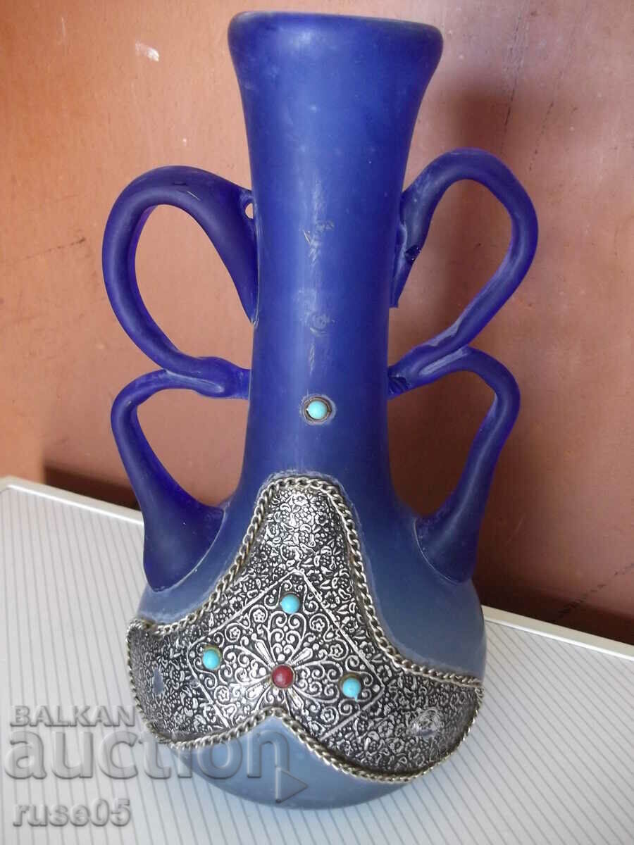 Vaza de sticlă albastră
