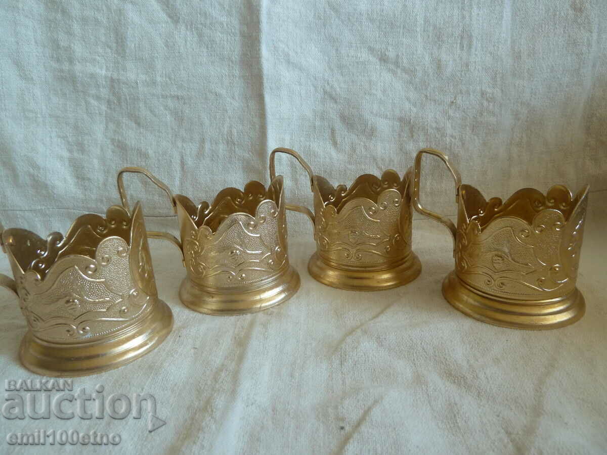 Σετ με 4 όμορφα σουβέρ με τιμή 10.00 BGN | € 5.11 Σετ με 4 όμορφα σουβέρ με τιμή 10.00 BGN | € 5.11