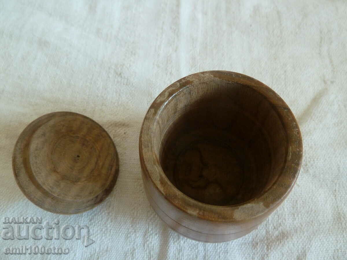 Delivery of Small wooden box Delivery of Small wooden box