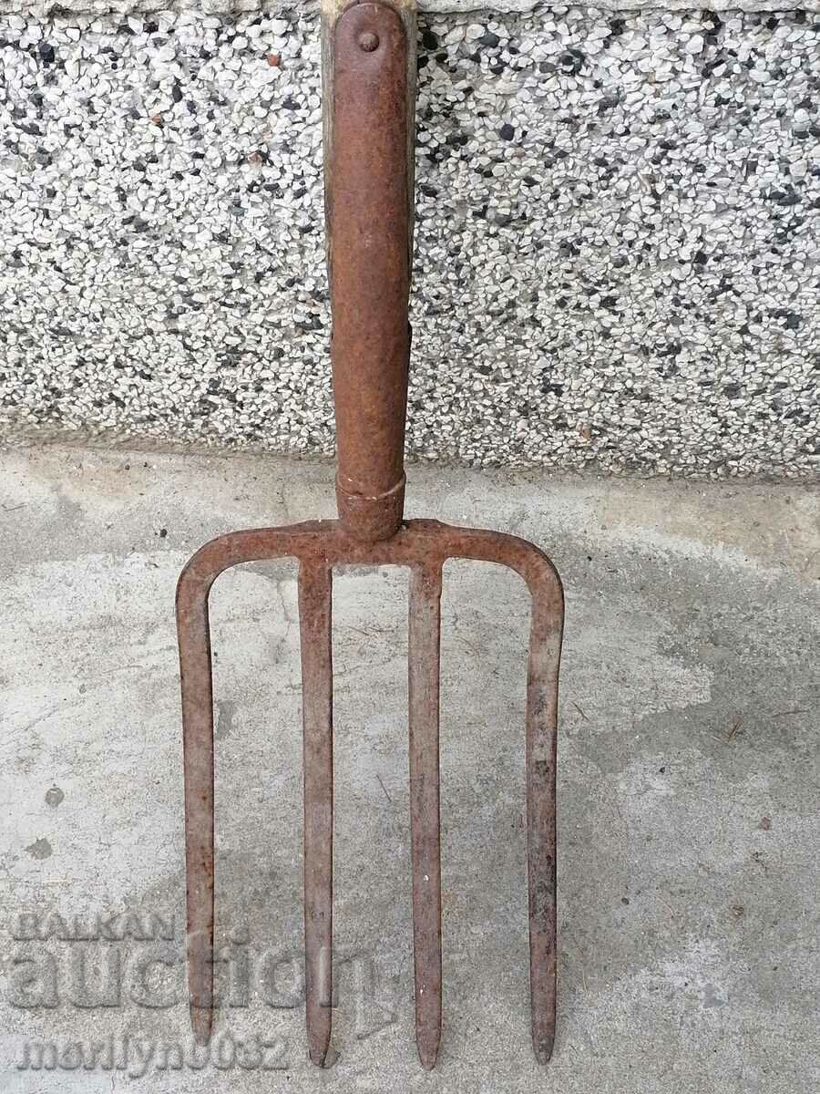 Auction Old villa, wrought iron instrument Auction Old villa, wrought iron instrument