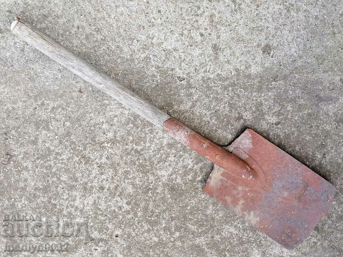 Old Shovel with wrought iron handle with price 49.00 BGN | € 25.05 Old Shovel with wrought iron handle with price 49.00 BGN | € 25.05