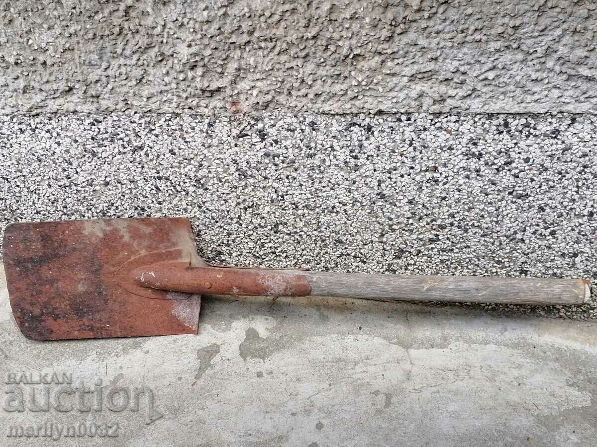 Auction Old Shovel with wrought iron handle Auction Old Shovel with wrought iron handle