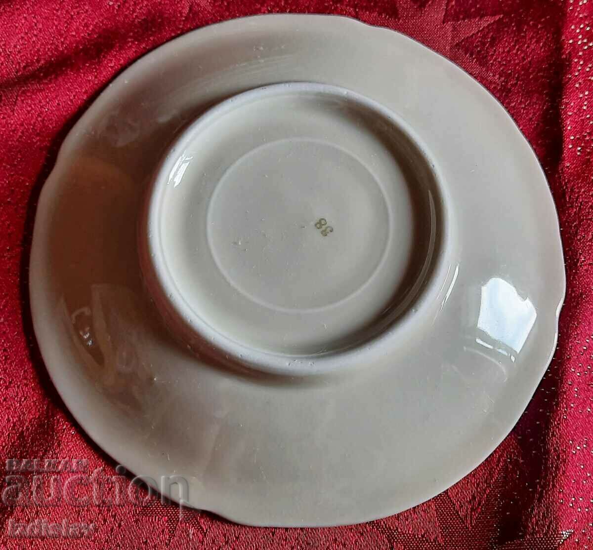 Delivery of Cream jug and five plates