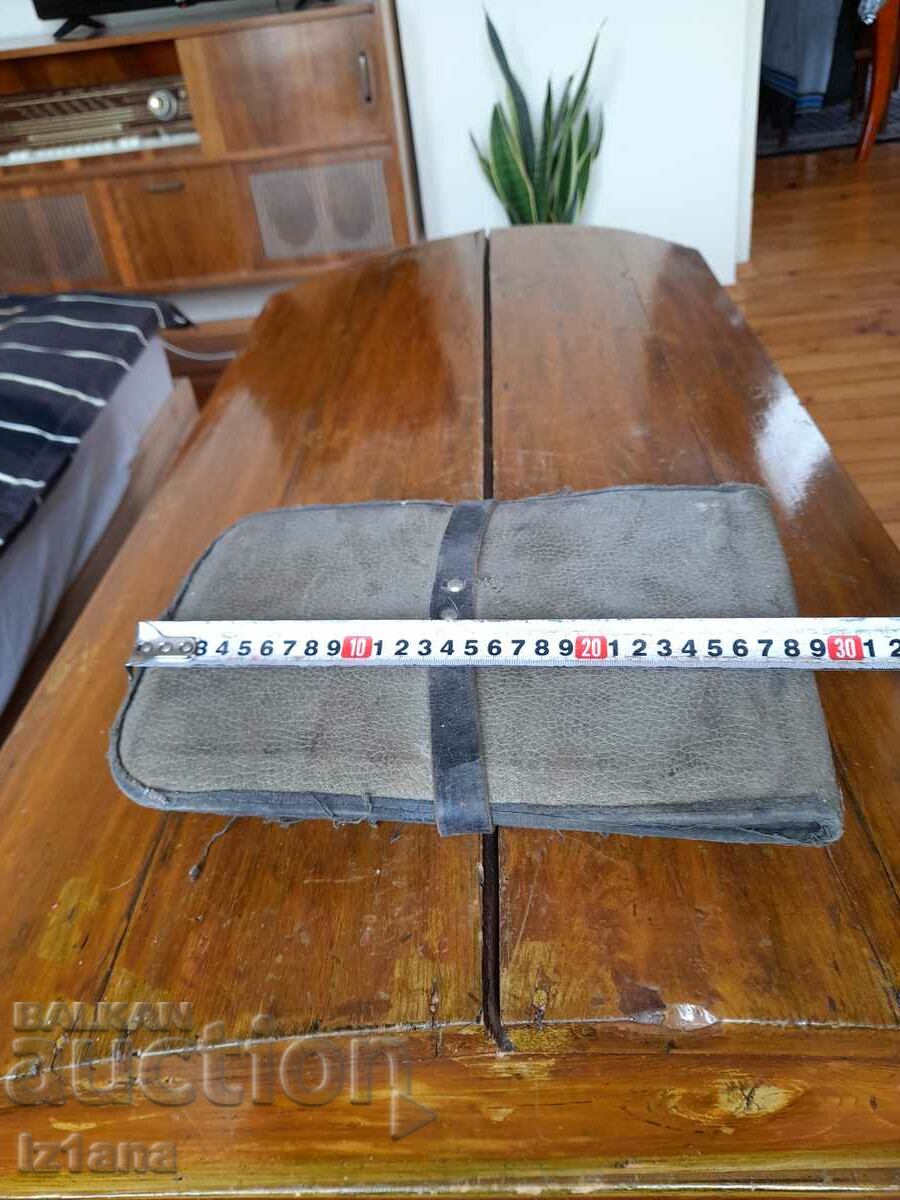 Old car tool bag with price 20.00 BGN | € 10.23 Old car tool bag with price 20.00 BGN | € 10.23