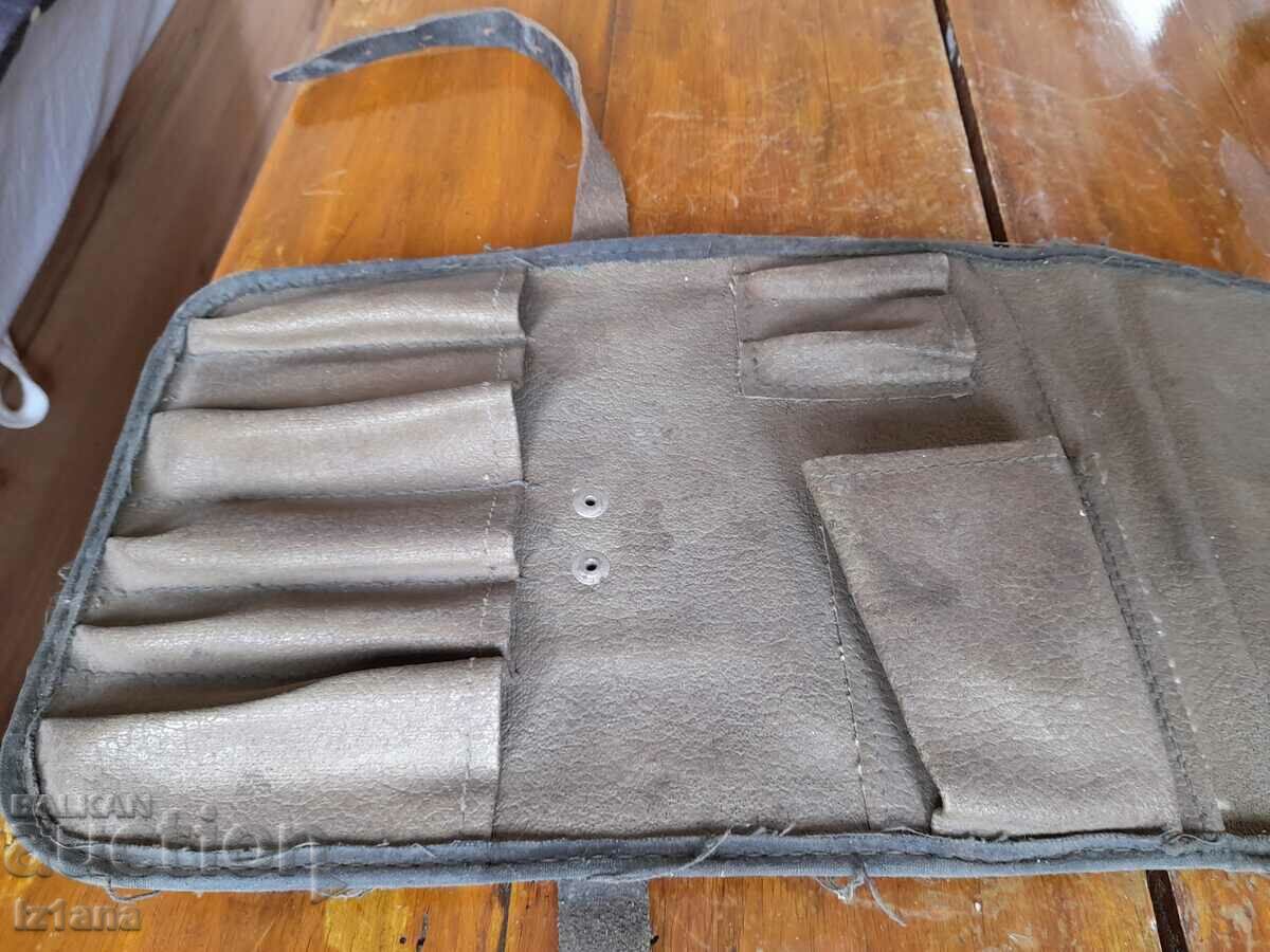 Delivery of Old car tool bag Delivery of Old car tool bag