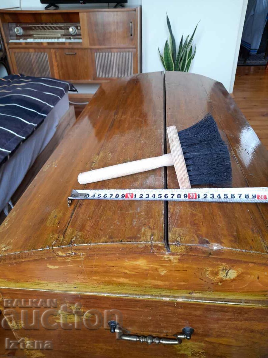 Old brush, badanarka with price 10.00 BGN | € 5.11 Old brush, badanarka with price 10.00 BGN | € 5.11