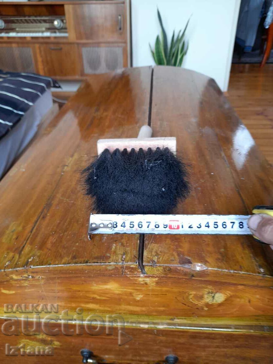 Auction Old brush, badanarka Auction Old brush, badanarka