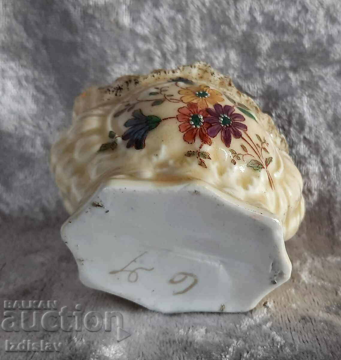 Аукцион Старинна порцеланова миниатюра Аукцион Старинна порцеланова миниатюра