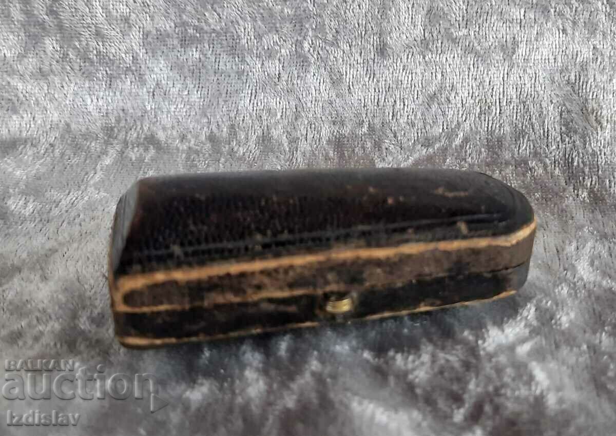 Original amber cigarette case with price 40.00 BGN | € 20.45